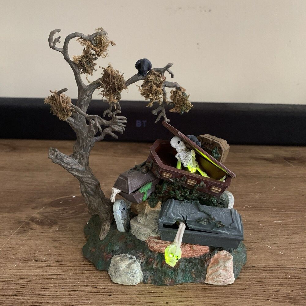 Department 56 Halloween Village Accessory Animated Haunted Graveyard 52513 Works